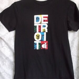 Detroit Graphic T-shirt Black with DETROIT print L